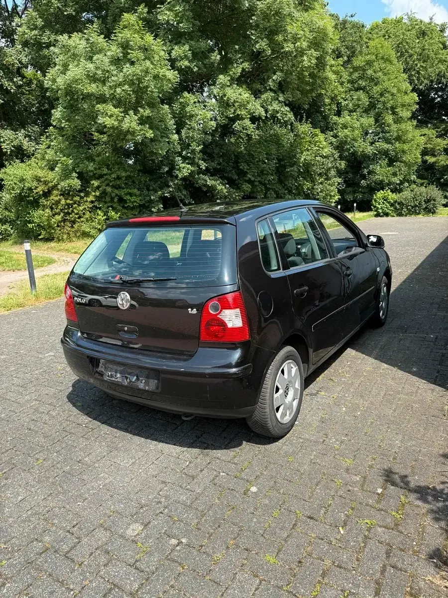 Gebraucht VW Polo 75 PS (55 kW) 2003 Schwarz Kleinwagen