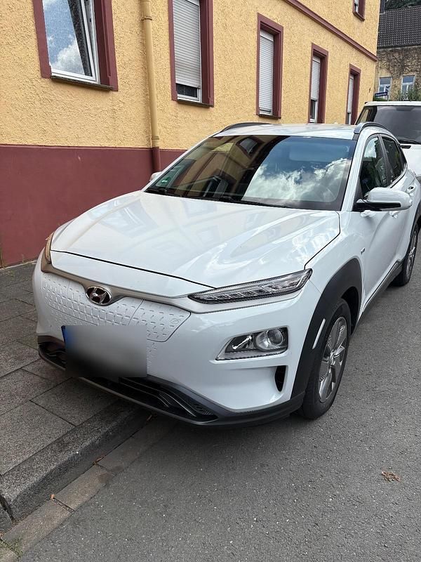 Weiß Gebraucht 2021 Hyundai Kona SUV | 14.900 € - Bild 1/4