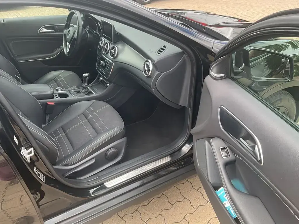 Usata Mercedes GLA200 136 CV (100 kW) 2015 Nero SUV