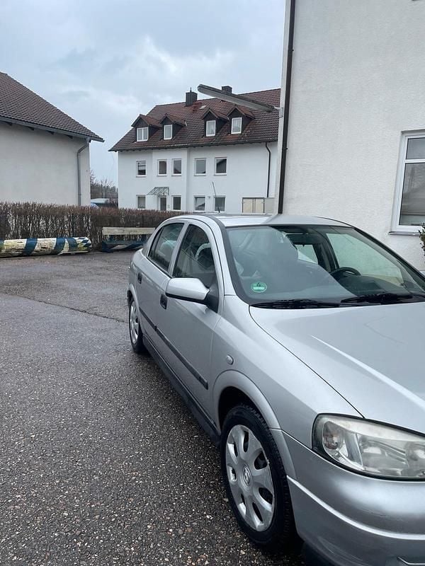 Gebraucht Opel Astra 101 PS (74 kW) 2001 Silber Kleinwagen