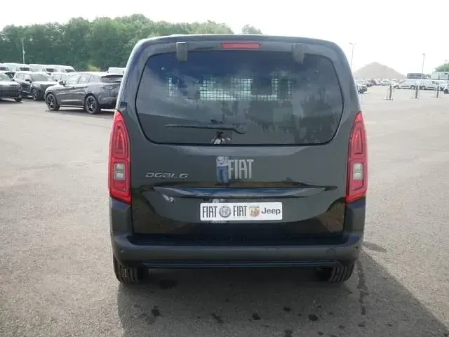 Neu Fiat Doblò Comfort 131 PS (96 kW) 2026 Cinema schwarz metallic Van / Kleinbus