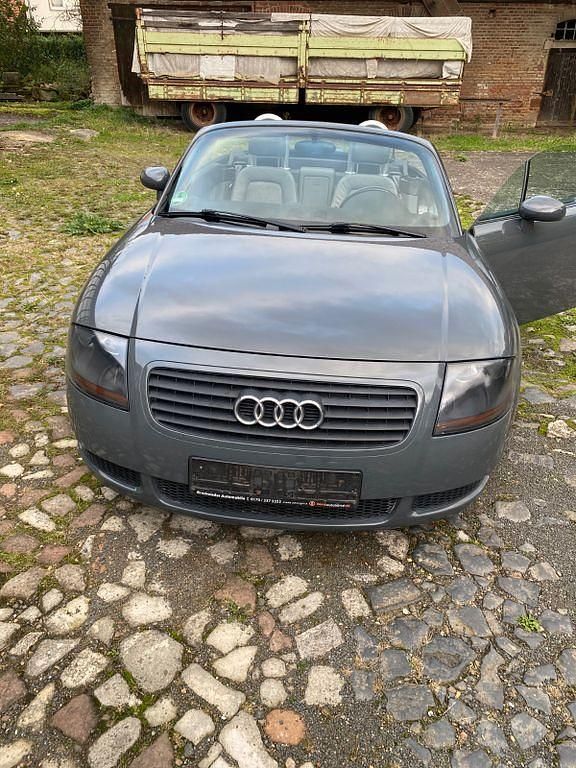 Grau Gebraucht 2002 Audi TT Roadster Sport Cabrio | 3.490 € (Guter Preis) - Bild 1/4