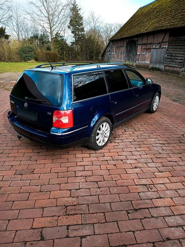 Second-hand VW Passat 131 CP (96 kW) 2004 Albastru Break