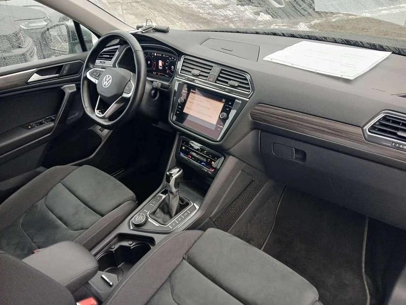 Gebraucht VW Tiguan Allspace Elegance 150 PS (110 kW) 2023 Schwarz SUV