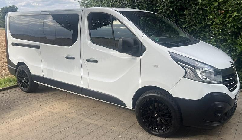 Weiß Gebraucht 2016 Renault Traffic Van / Kleinbus | 13.600 € - Bild 1/4