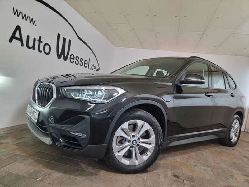 Schwarz Gebraucht 2021 BMW X1 Advantage SUV | 30.165 € (Teuer) - Bild 1/4