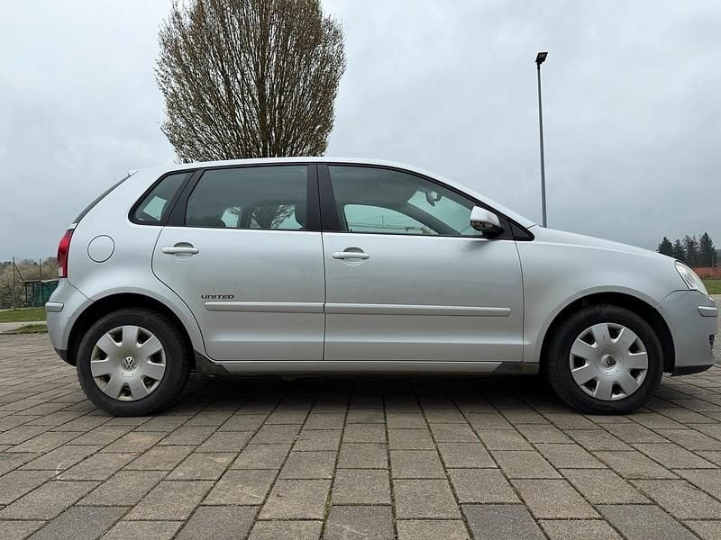 Second-hand VW Polo 59 CP (43 kW) 2009 Argintiu Hatchback