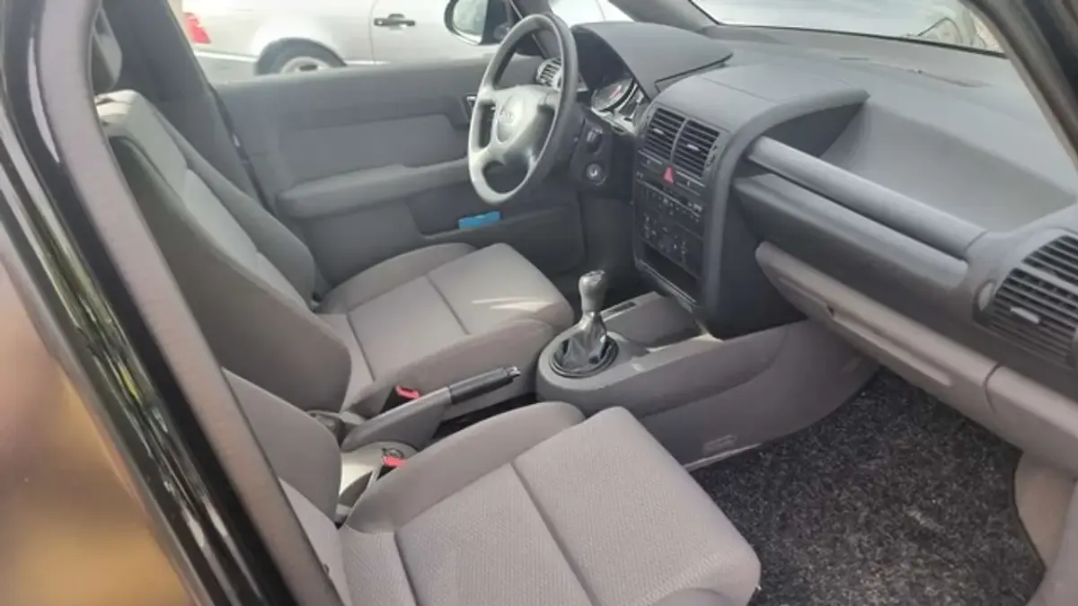Gebraucht Audi A2 Premium 75 PS (55 kW) 2001 Brilliantschwarz ly9b Kleinwagen