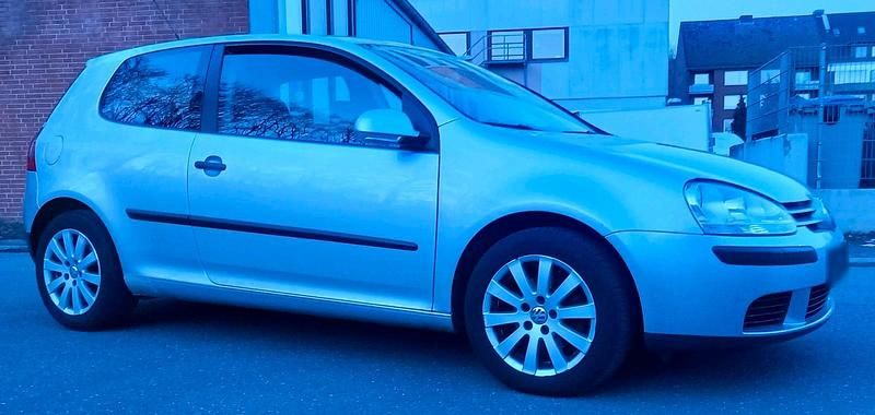 Gebraucht VW Golf IV 75 PS (55 kW) 2005 Silber Limousine