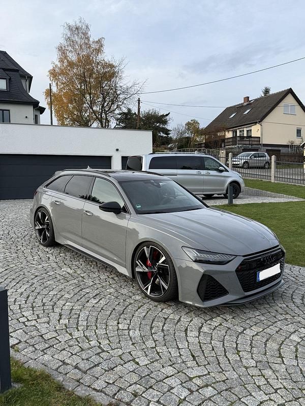 Grau Gebraucht 2020 Audi RS6 Design Kombi | 78.500 € (Etwas zu teuer) - Bild 1/4