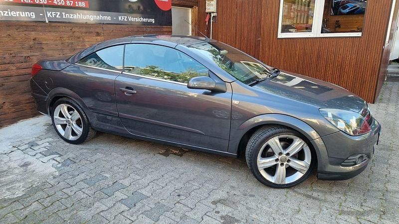 Gebraucht Opel Astra Cabriolet 140 PS (102 kW) 2010 Grau Cabrio
