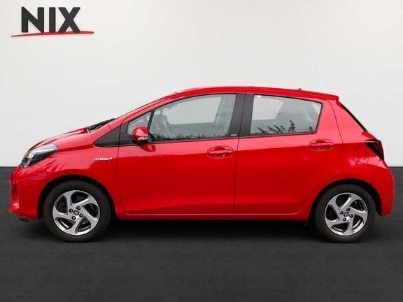 Gebraucht Toyota Yaris Hybrid Basis 101 PS (74 kW) 2017 Vulcanorot Kleinwagen