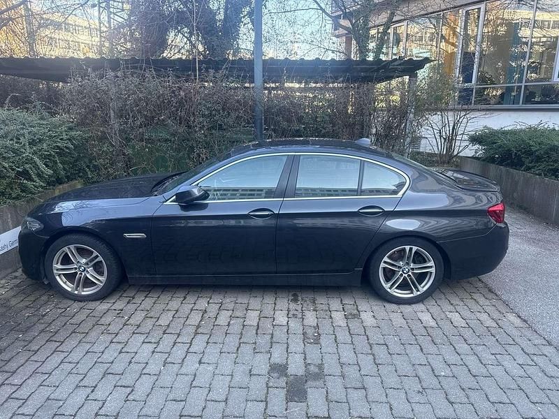 Blau Gebraucht 2015 BMW 528 Limousine | 15.000 € (Superpreis) - Bild 1/4