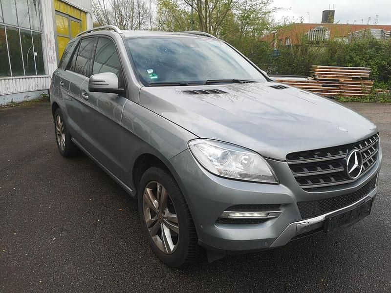 Gebraucht Mercedes ML250 204 PS (150 kW) 2014 Silber SUV