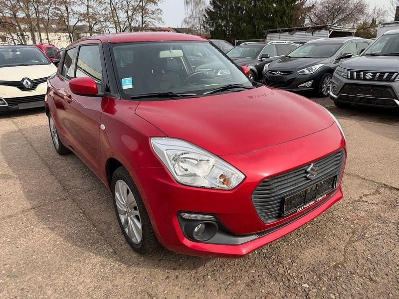 Gebraucht Suzuki Swift Comfort 90 PS (66 kW) 2018 Rot Kleinwagen