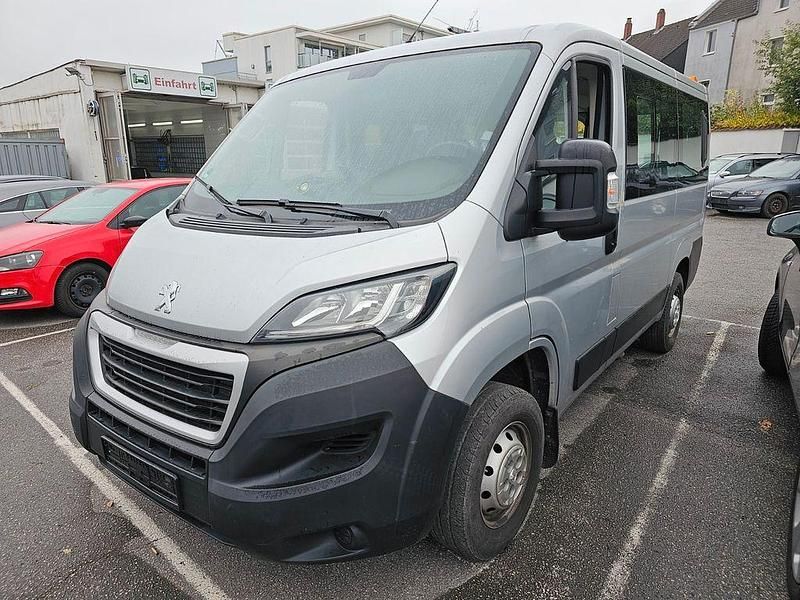 Silber Gebraucht 2020 Peugeot Boxer Active Van | 23.900 € (Etwas zu teuer) - Bild 1/4
