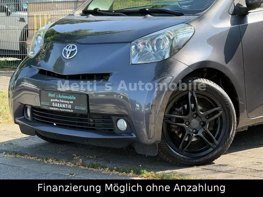 Gebraucht Toyota iQ 98 PS (72 kW) 2013 Magnetic grey Kleinwagen