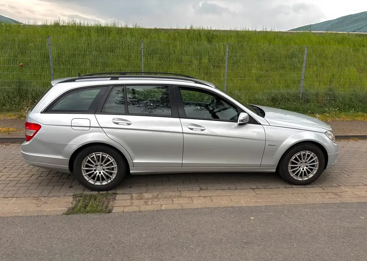 Gebraucht Mercedes C220 170 PS (125 kW) 2011 Silber Kombi