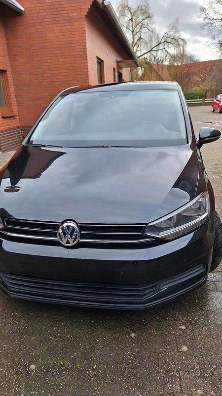 Gebraucht VW Touran Trendline 115 PS (84 kW) 2016 Schwarz Van / Kleinbus