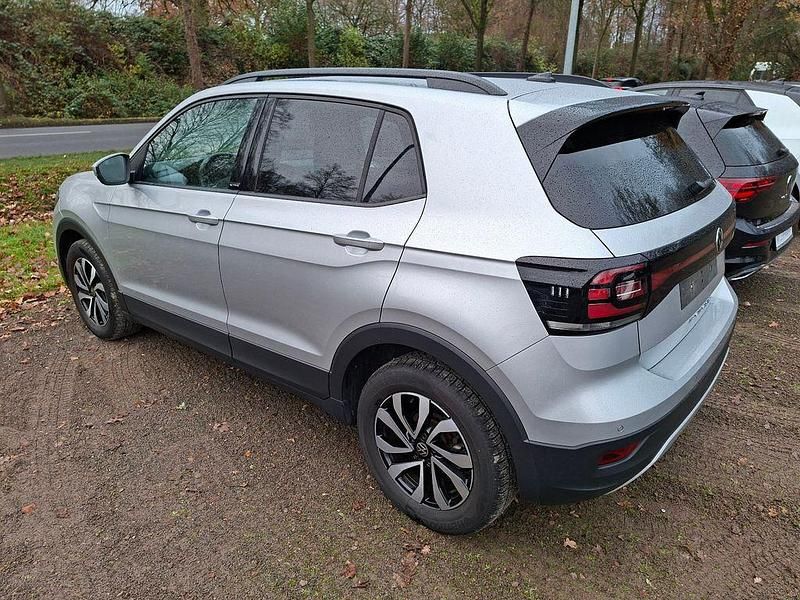 Gebraucht VW T-Cross Active 110 PS (80 kW) 2022 Reflexsilber SUV