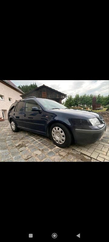 Blau Gebraucht 2001 VW Bora Limousine | 1.000 € (Superpreis) - Bild 1/4