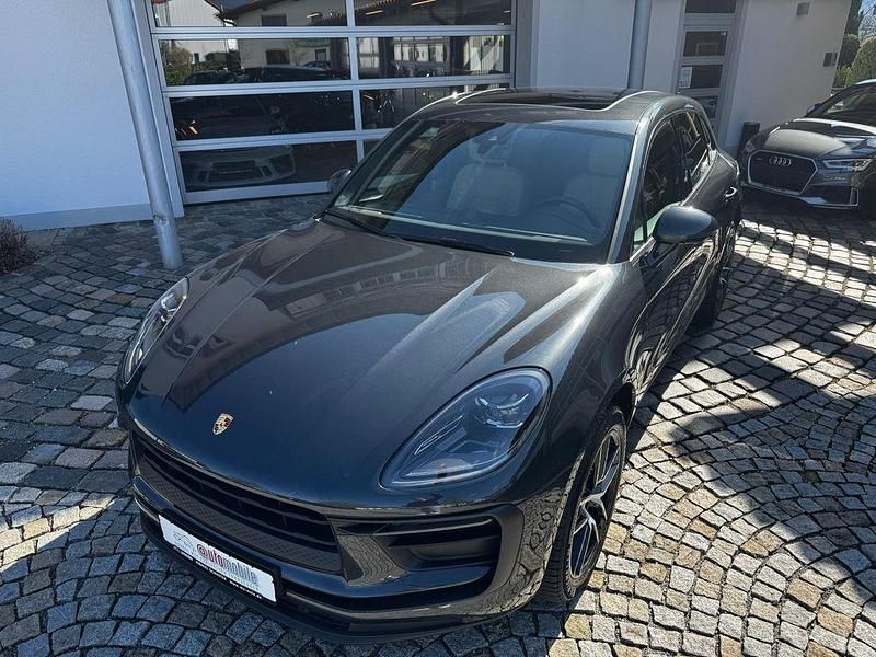 Gebraucht Porsche Macan 265 PS (194 kW) 2023 Vulkangrau SUV