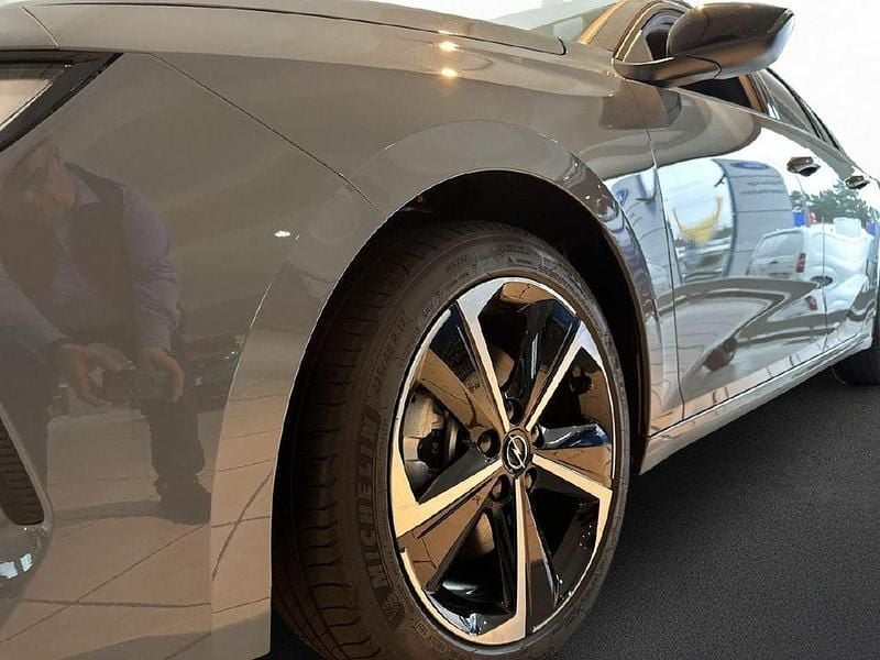 Neu Opel Astra Edition 131 PS (96 kW) 2025 Grafik grau Kombi