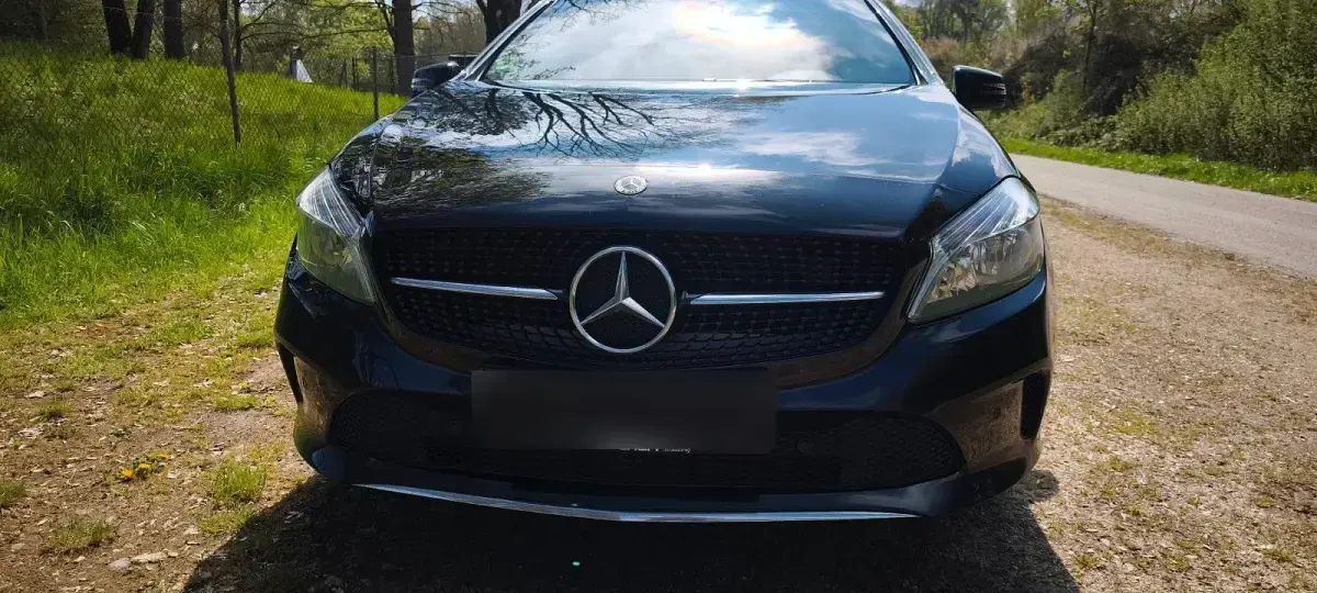 Gebraucht Mercedes A180 109 PS (80 kW) 2018 Schwarz Kleinwagen