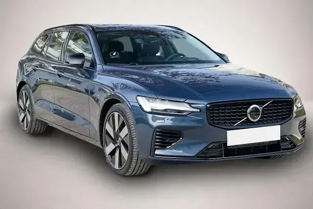 Neu Volvo V60 Ultimate 349 PS (256 kW) 2026 Manufacturer Kombi
