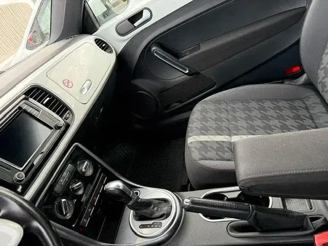 Gebraucht VW Beetle Cabriolet 150 PS (110 kW) 2017 Weiß Cabrio