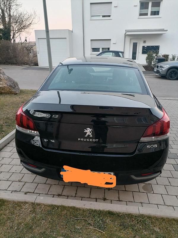 Gebraucht Peugeot 508 RXH 163 PS (119 kW) 2015 Schwarz Limousine