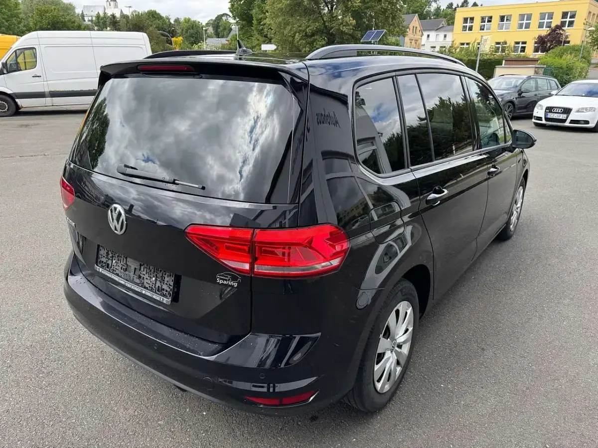 Gebraucht VW Touran Comfortline 150 PS (110 kW) 2020 Deep black perleffekt Van / Kleinbus