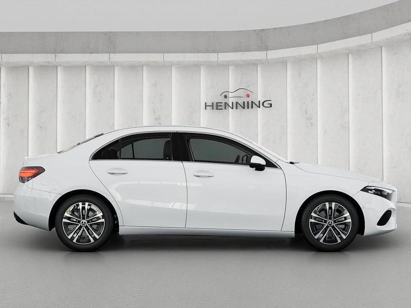 Gebraucht Mercedes A180 Progressive 136 PS (100 kW) 2024 Weiß Limousine