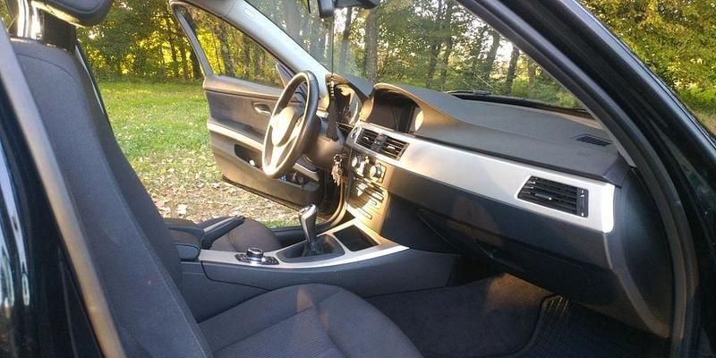 Gebraucht BMW 316 116 PS (85 kW) 2011 Schwarz Kombi