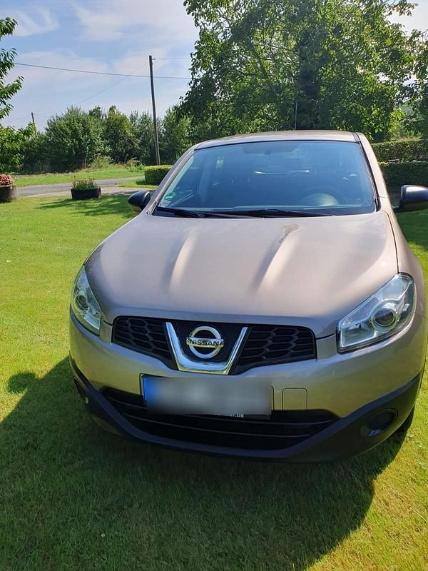 Braun Gebraucht 2012 Nissan Qashqai SUV | 6.700 € (Guter Preis) - Bild 1/4