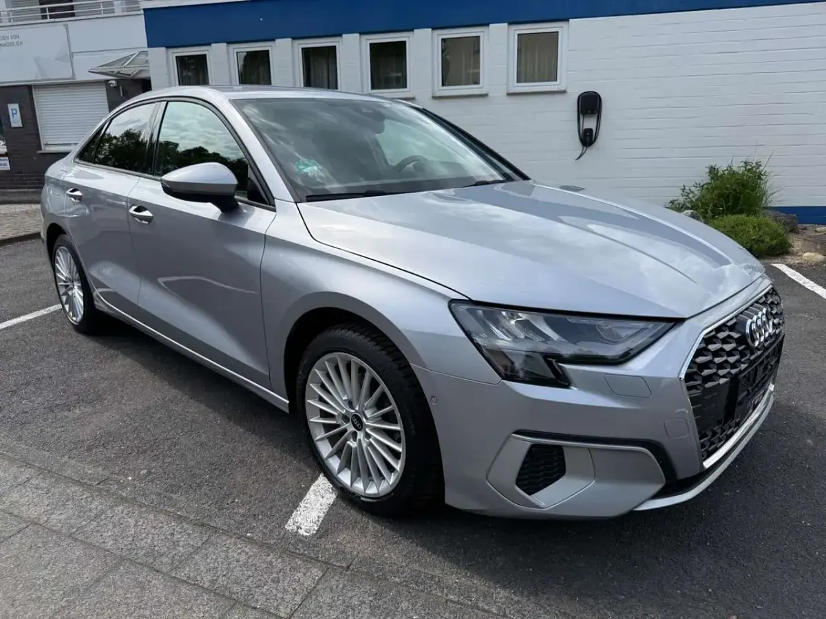 Second-hand Audi A3 Advanced 110 CP (80 kW) 2022 Argintiu Berlinǎ