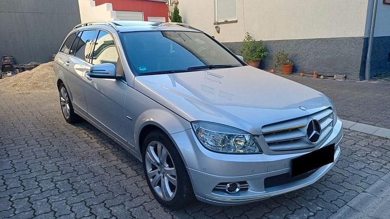 Grau Gebraucht 2009 Mercedes C180 Avantgarde Limousine | 3.490 € (Superpreis) - Bild 1/4