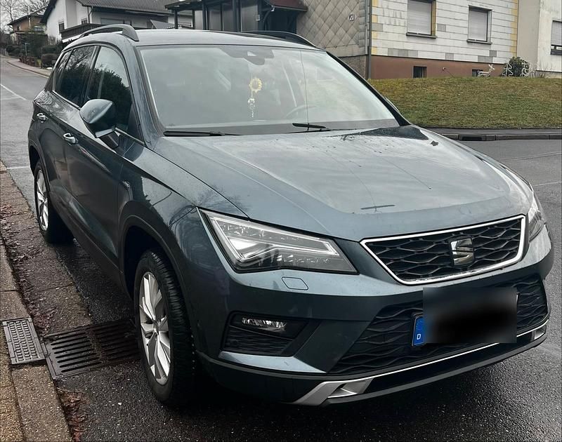 Grau Gebraucht 2018 Seat Ateca Beats SUV | 16.790 € (Fairer Preis) - Bild 1/4