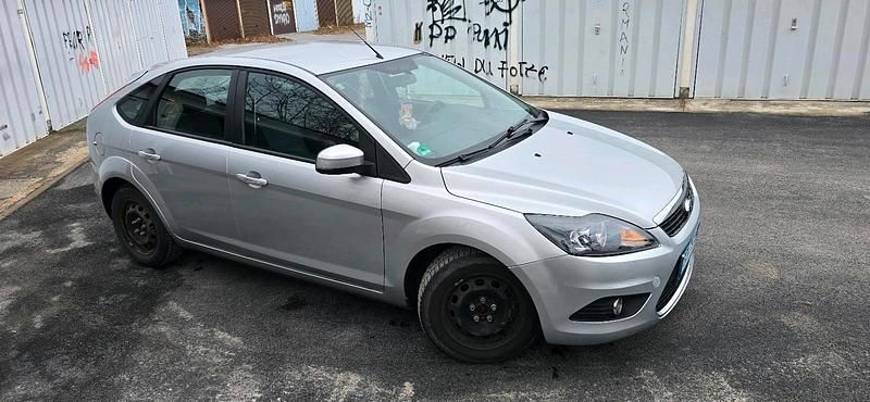 Gebraucht Ford Focus 115 PS (84 kW) 2009 Grau Limousine