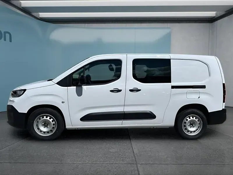 Neu Fiat Doblò 131 PS (96 kW) 2026 Weiß Van / Kleinbus