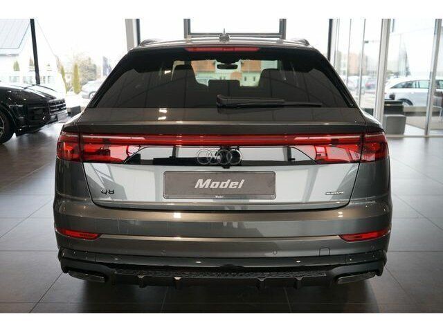 Gebraucht Audi Q8 S-Line 286 PS (210 kW) 2024 Grau SUV