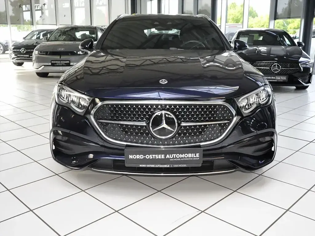 Gebraucht Mercedes E220 AMG 197 PS (144 kW) 2025 Blau Kombi