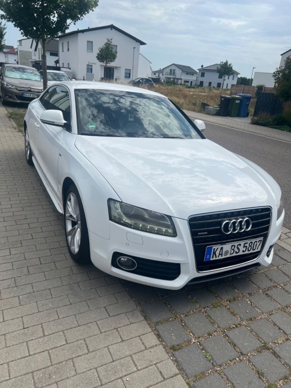 Weiß Gebraucht 2009 Audi A5 Sport Coupé | 7.499 € (Guter Preis) - Bild 1/4