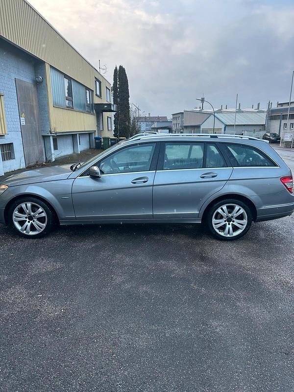 Gebraucht Mercedes C250 204 PS (150 kW) 2009 Grau Kombi