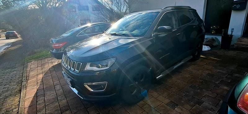 Gebraucht Jeep Compass Limited 140 PS (102 kW) 2018 Schwarz SUV