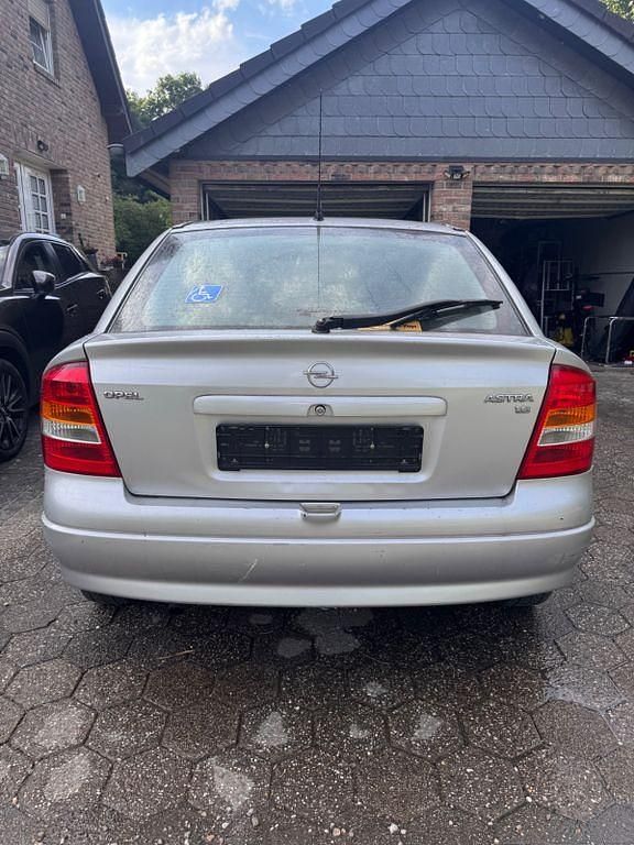 Gebraucht Opel Astra 75 PS (55 kW) 1998 Silber Limousine