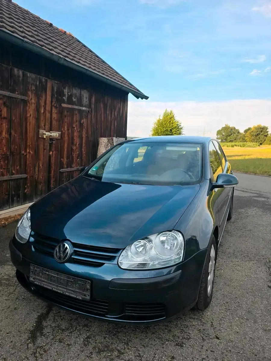 Gebraucht VW Golf V 102 PS (75 kW) 2005 Blau Kleinwagen