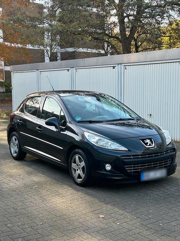 Schwarz Gebraucht 2011 Peugeot 207 Limousine | 2.800 € (Fairer Preis) - Bild 1/4