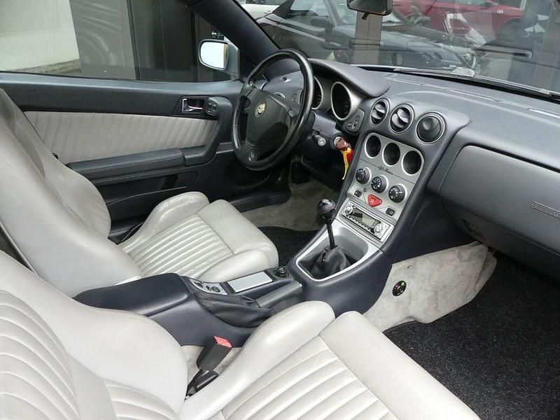 Gebraucht Alfa Romeo Spider 150 PS (110 kW) 2001 Schwarz Cabrio