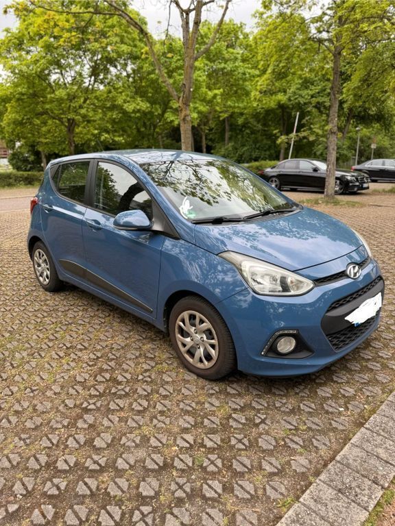 Blau Gebraucht 2016 Hyundai i10 YES! Kleinwagen | 6.650 € (Guter Preis) - Bild 1/4